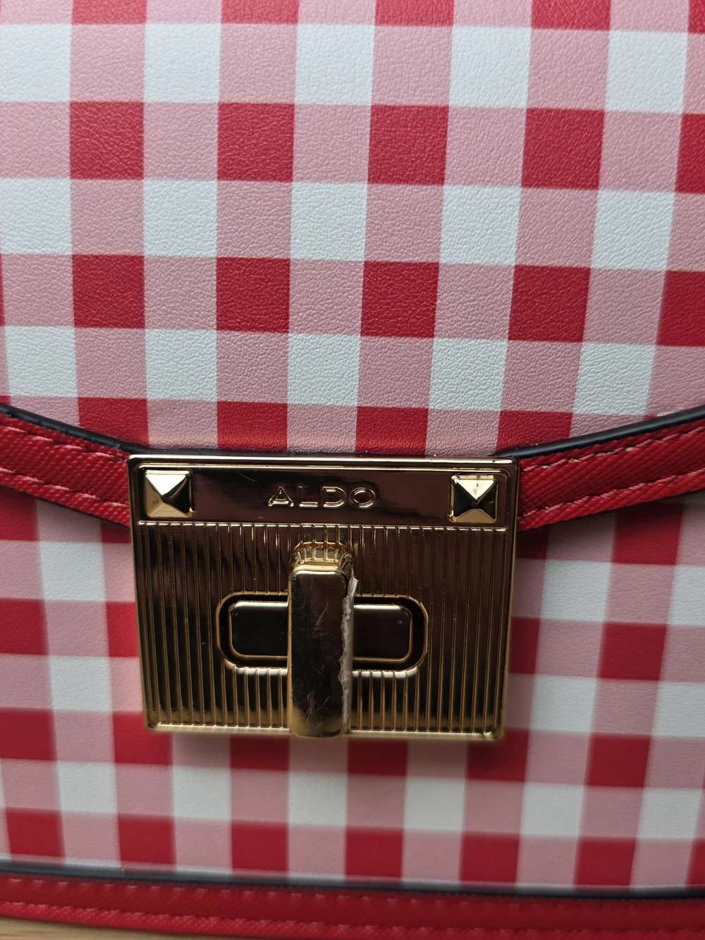 Aldo chic red